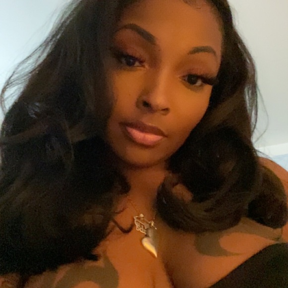 Meet your Posher, Erica - Picture 4 of 6